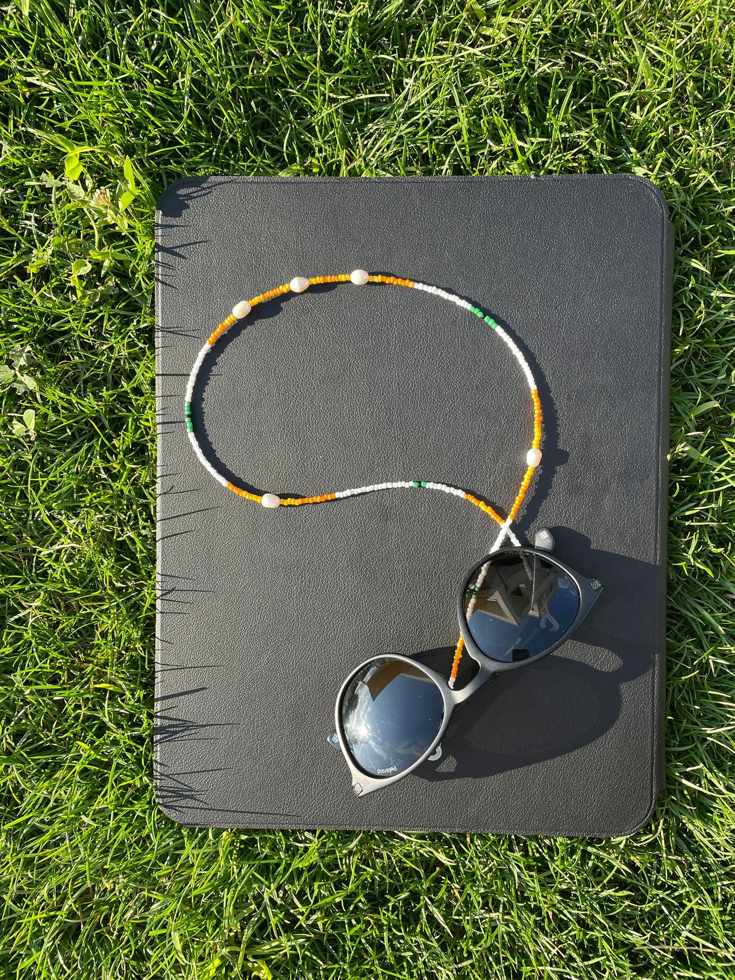 Tee & See Premium Geschenkset | Shirt & Glasses Strap | Mango Sticky Couture